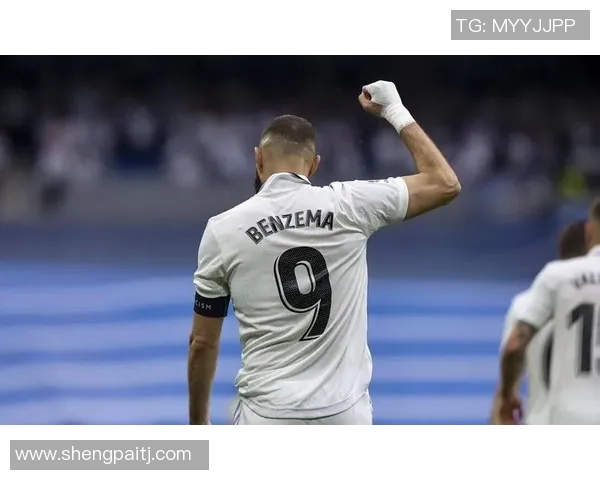 探讨足球明星中红牌最少的传奇球员及其职业生涯表现