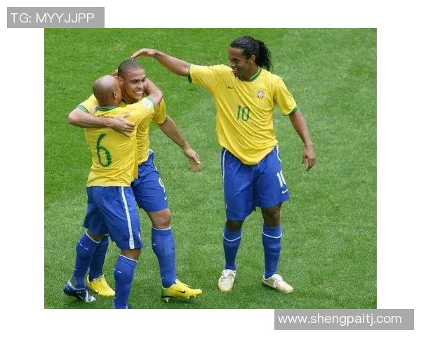 足球明星同框合照揭秘他们背后的故事与友谊瞬间 足球明星同框合照揭秘他们背后的故事与友谊瞬间